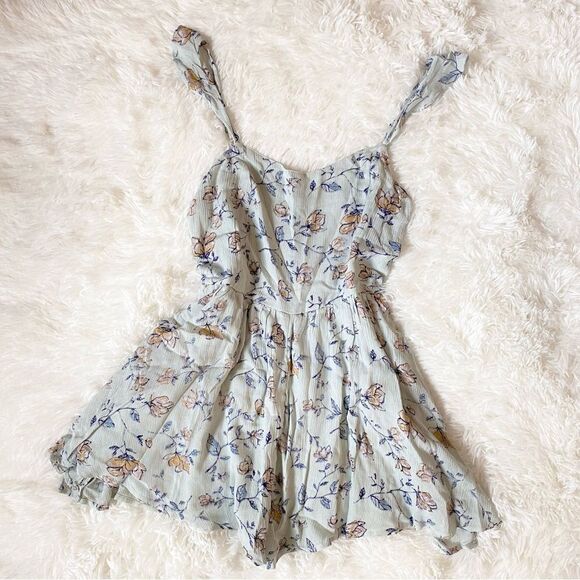UO Kimchi Blue Floral Romper - Picture 2 of 6